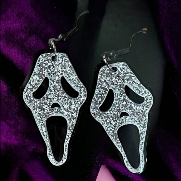 New 2 pair bundle Halloween horror scream mask face earrings - Picture 2 of 3